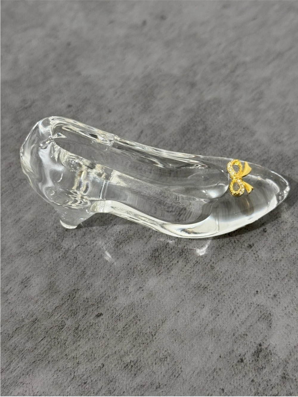Vintage Cinderella 2000  glass slipper with gold bow RARE